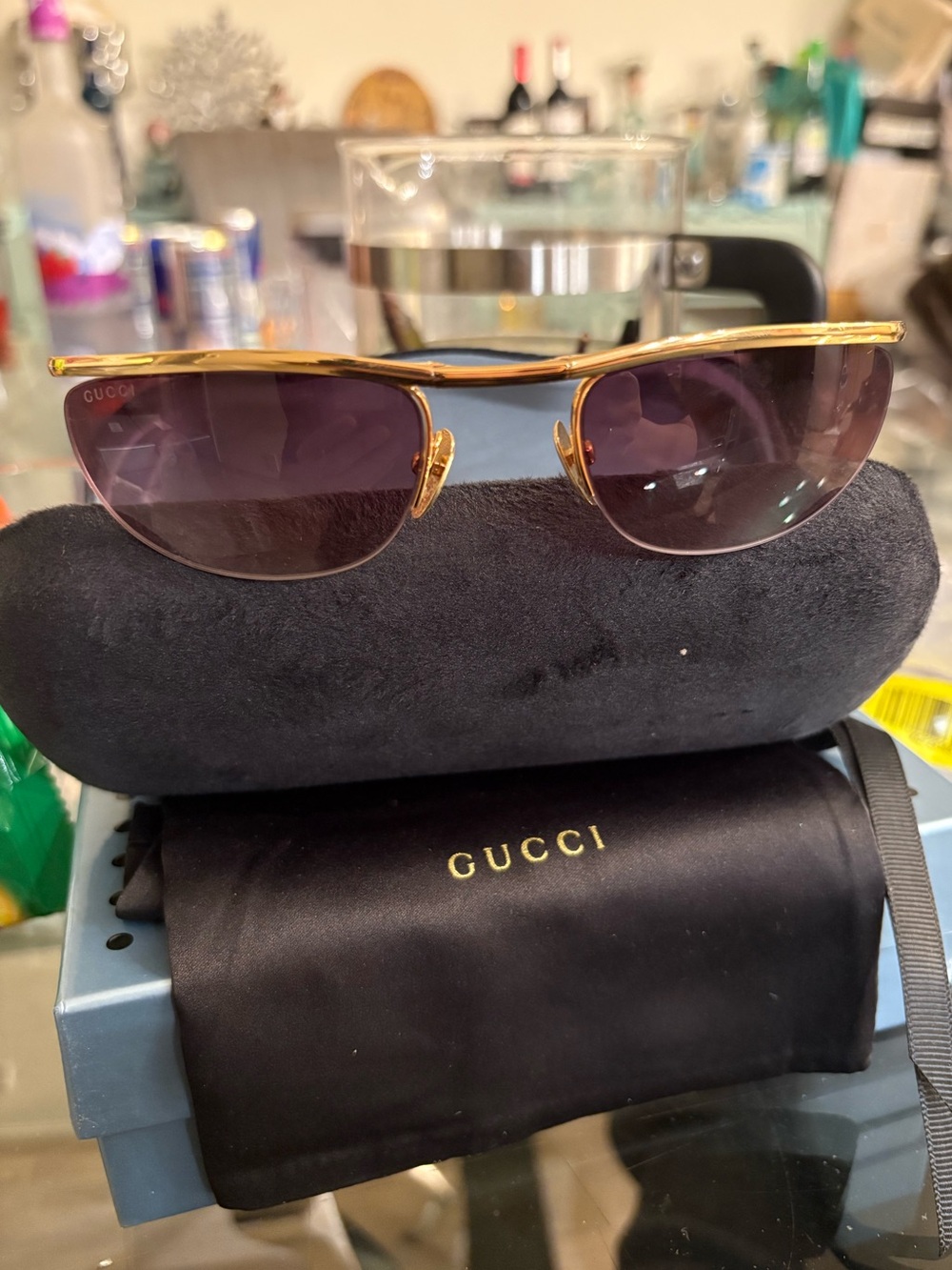 Gucci Gold Frame Sunglasses with Pink-Purple Lenses foldable glasses - Picture 3 of 8